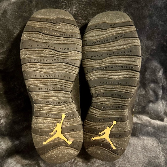 Jordan 10 Retro NYC (5.5Y) - Picture 8 of 11